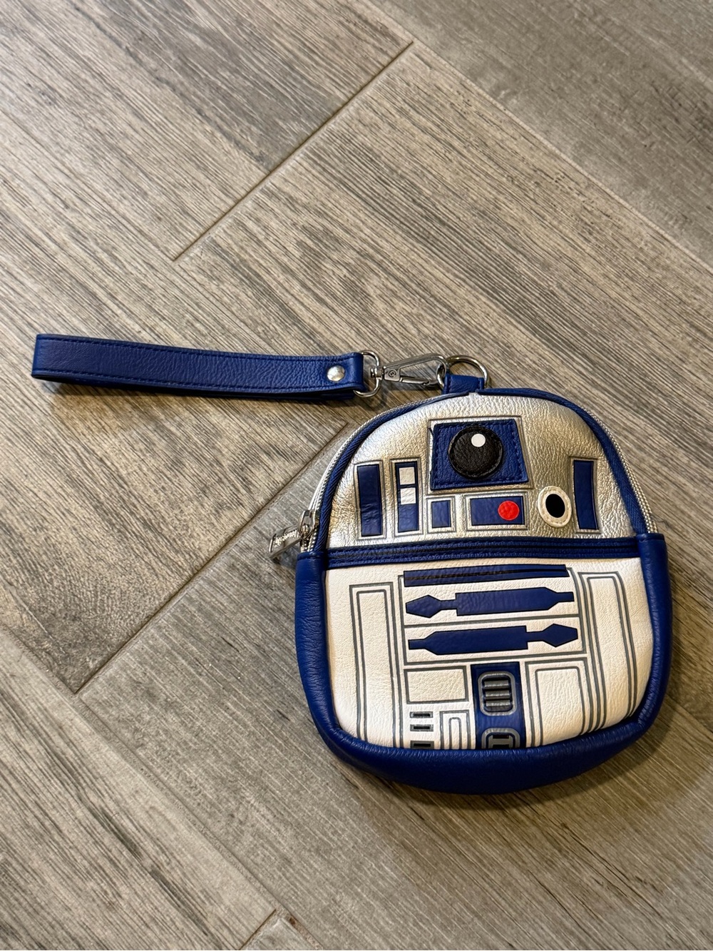 GENUINE Loungefly X Disney Parks Star Wars R2-D2 Wristlet Fanny Belt Bag